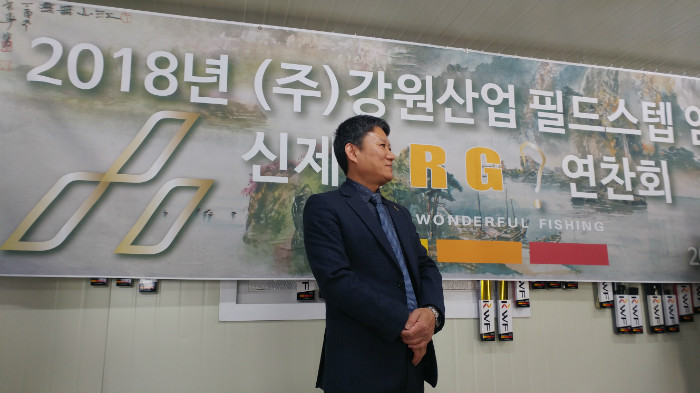 3 반용오 대표이사 인사말.jpg